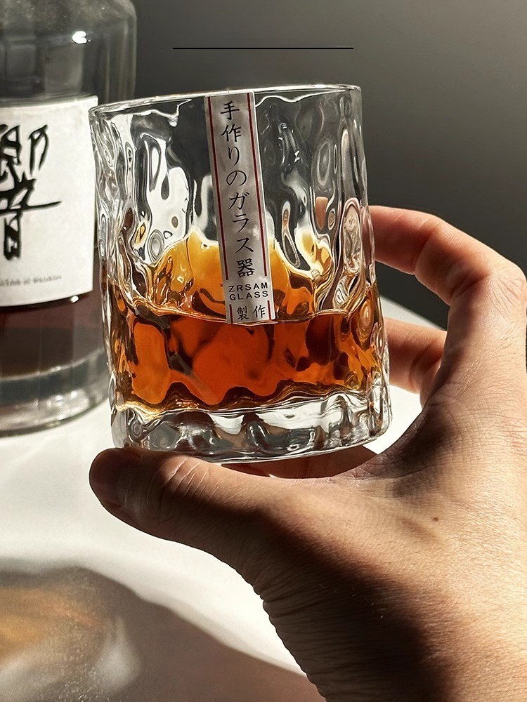 手作りのベトナムガラスカップ、ハンマーパターンのウイスキー・ - Wine Beer Drink のレビューと価格