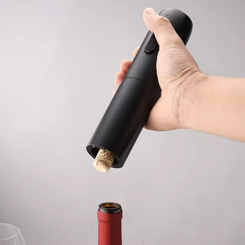 4-in-1 電気ボトルワインオープナーセット充電式電動自動 - Bottle Stopper Set のレビューと価格